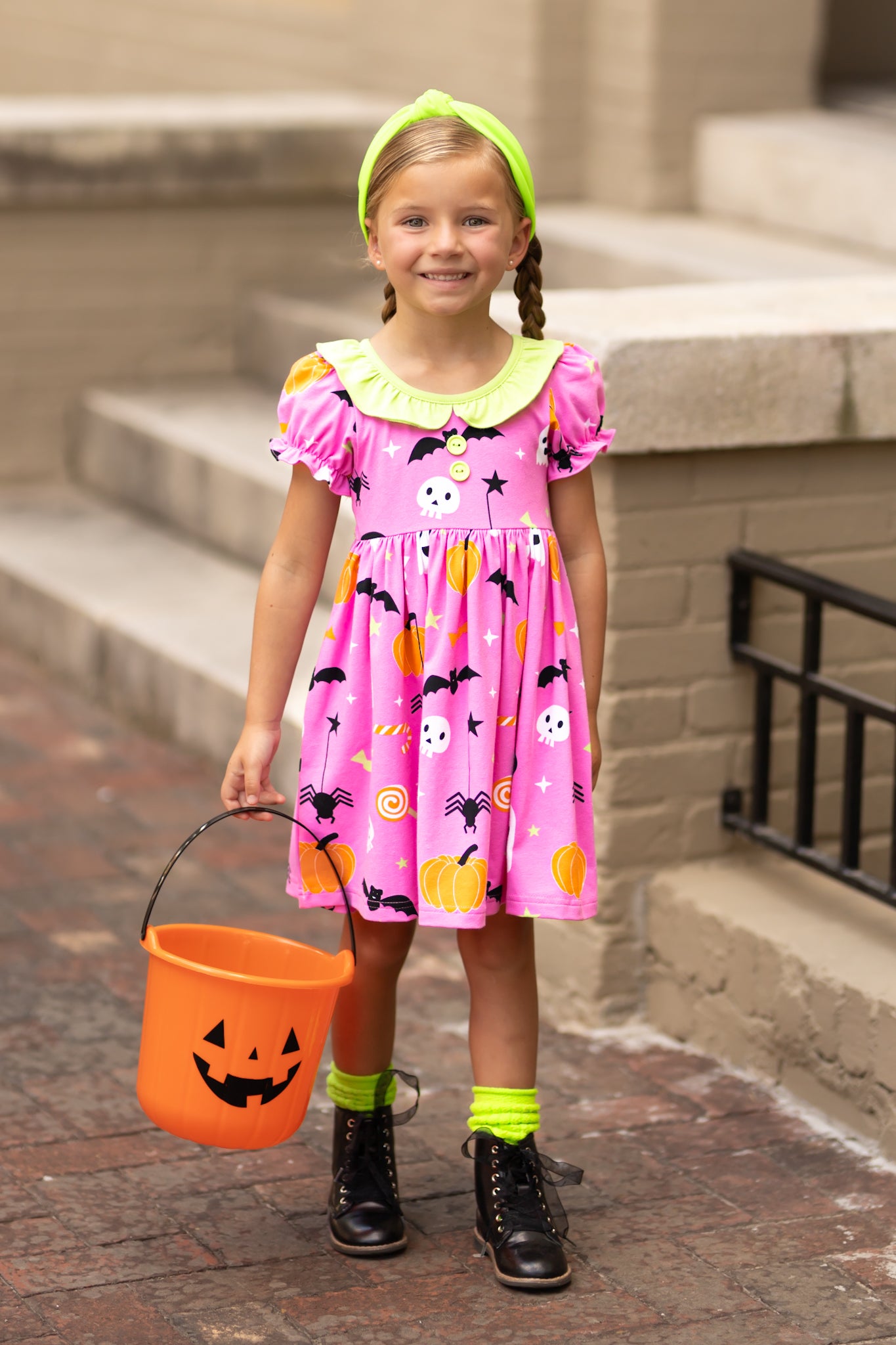 Boo! Pink Knit Halloween Print Swing Dress with Lime Green Ruffle Collar 8/10 Boo! Pink Knit Halloween Print Swing Dress with Lime Green Ruffle Collar 8/10
