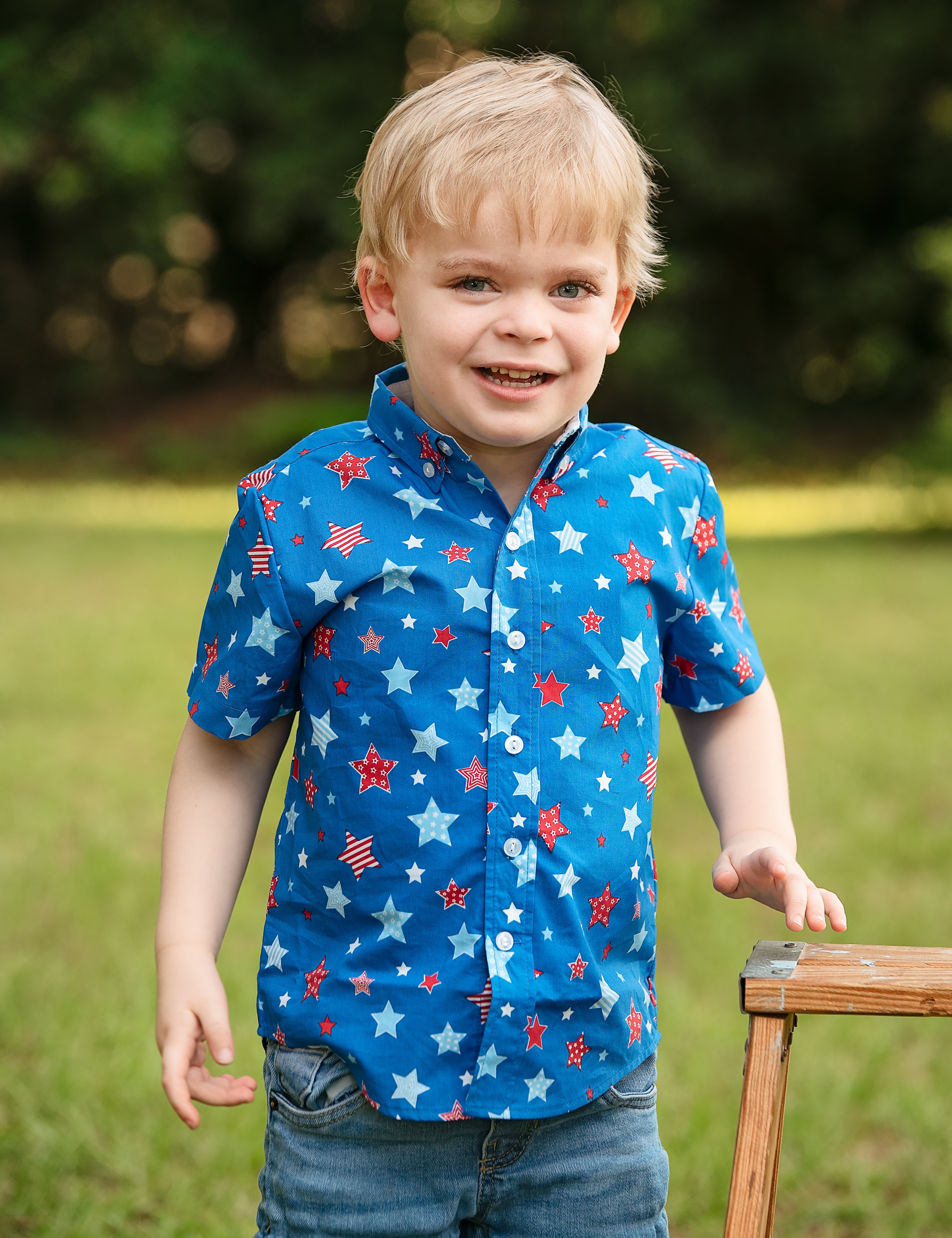 Make A Wish Boys' Short Sleeve Button Up Start Print Shirt